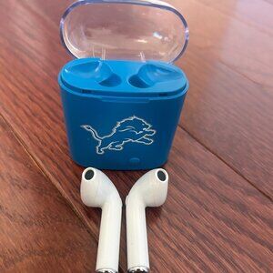 Detroit Lions Men's Bluetooth Ear Buds- NWOT- includes charging cord